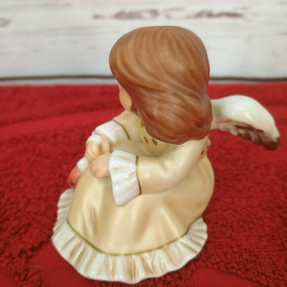 Goebel Hummel Annual Angel Figurine 2003 Limited Edition With Heart Design Chris - Picture 4 of 7